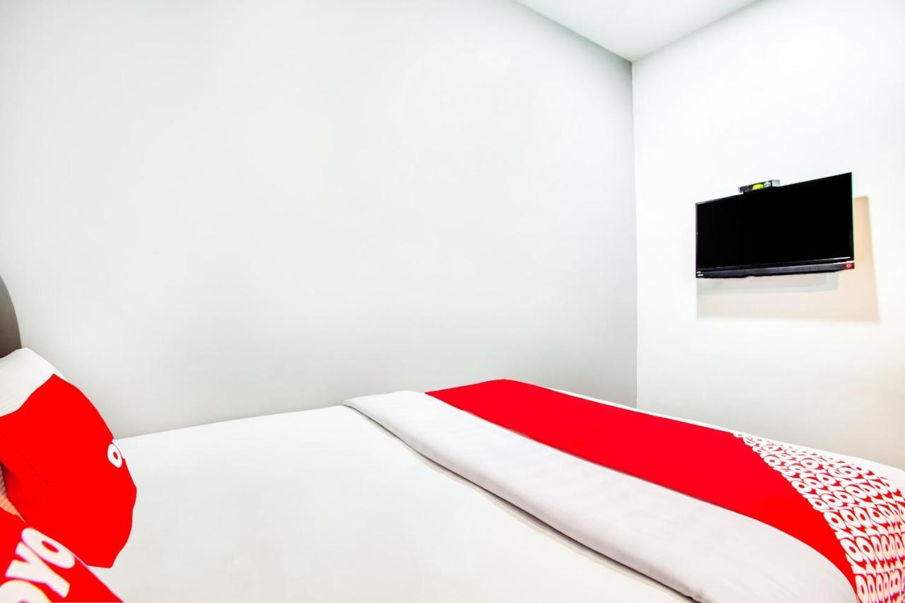 Oyo 89652 P Line Hotel Johor Bahru Luaran gambar