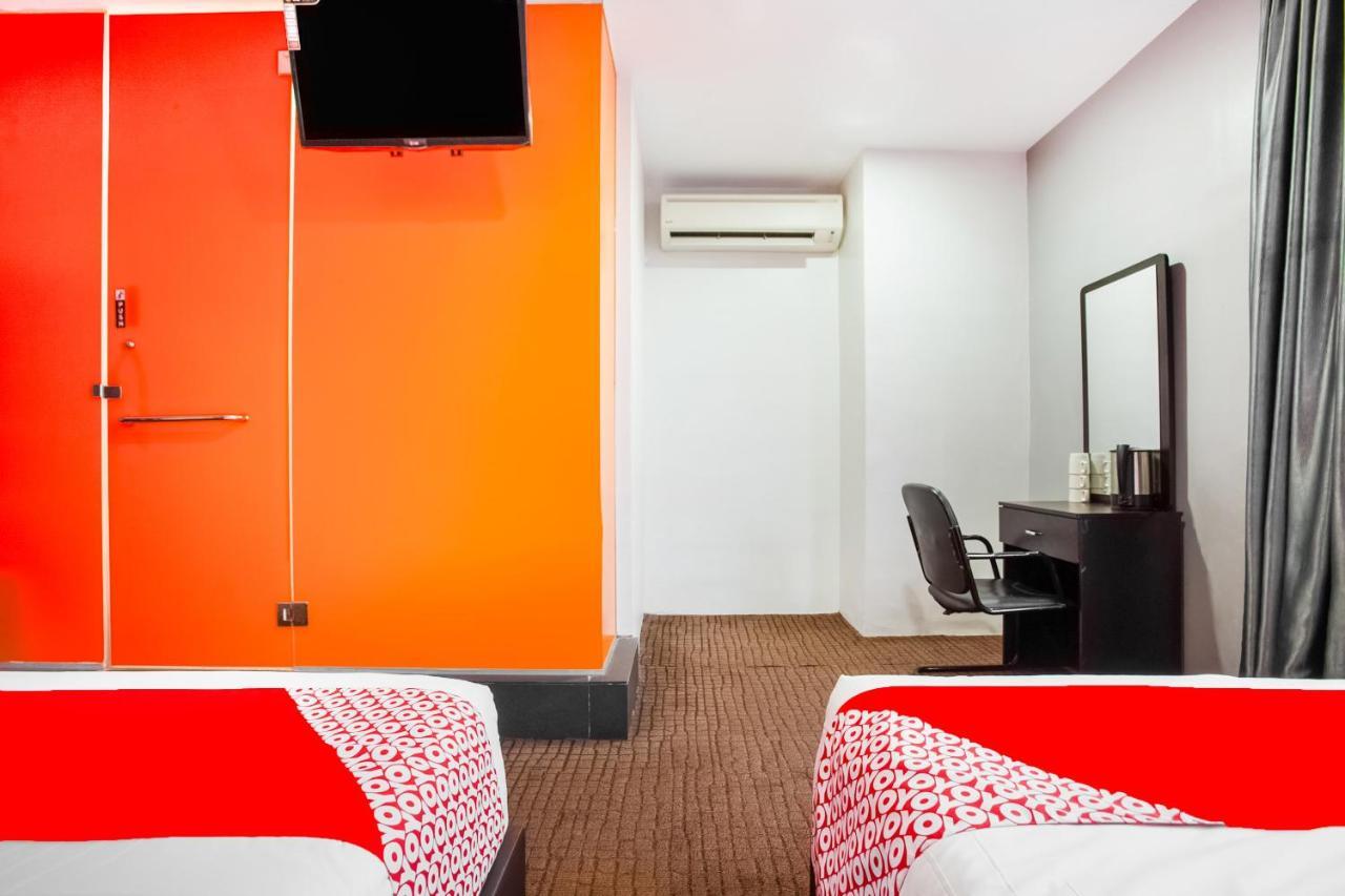 Oyo 89652 P Line Hotel Johor Bahru Luaran gambar