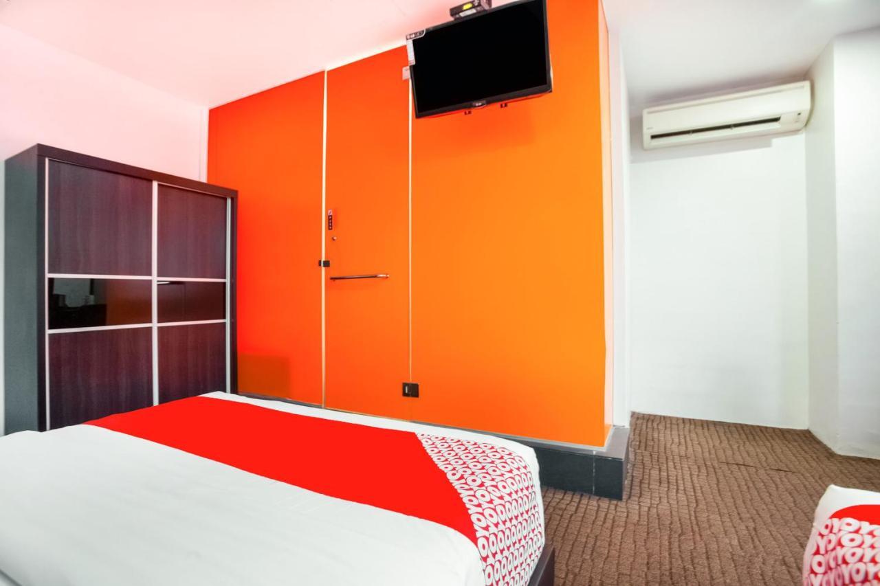 Oyo 89652 P Line Hotel Johor Bahru Luaran gambar
