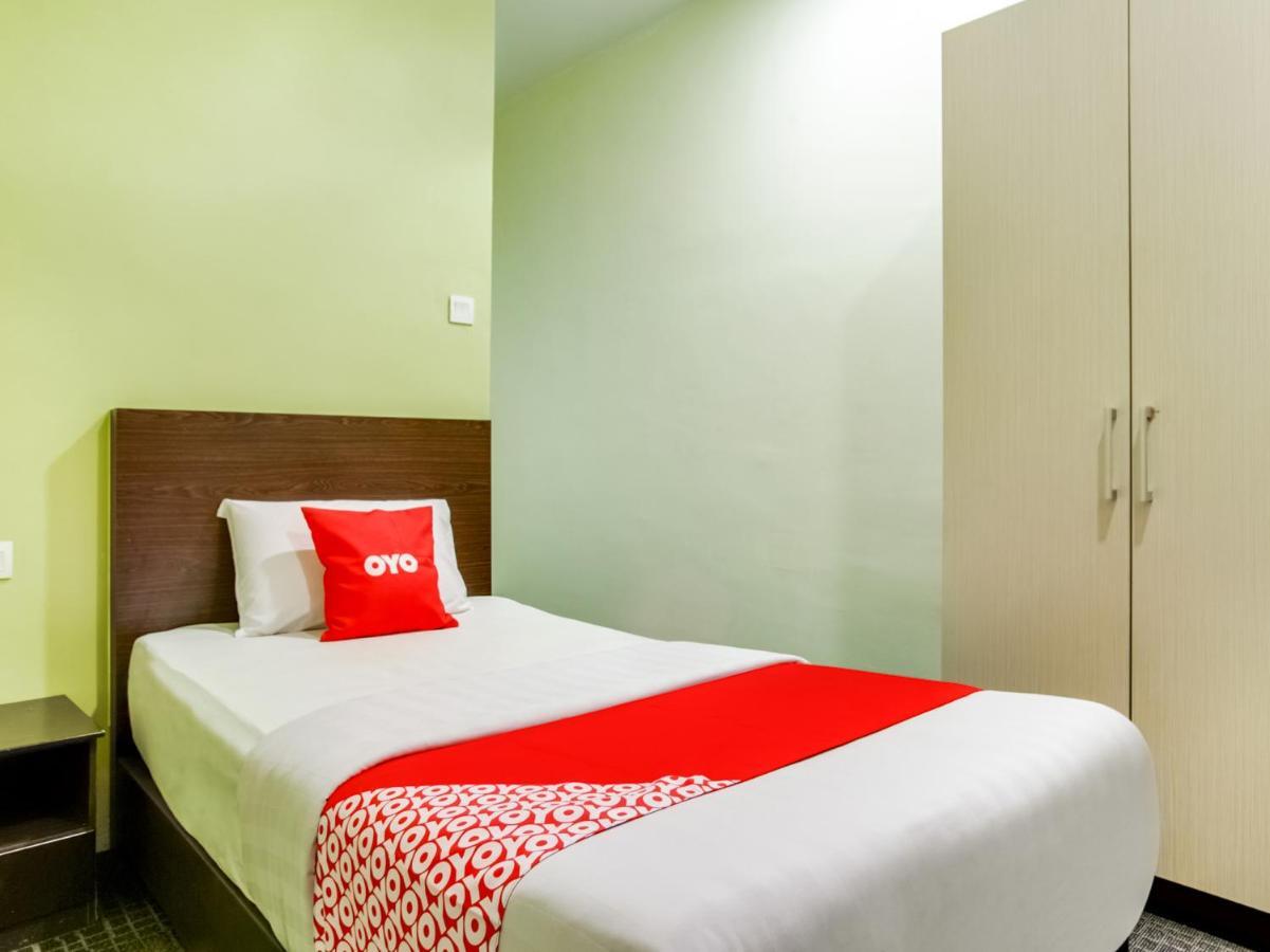 Oyo 89652 P Line Hotel Johor Bahru Luaran gambar