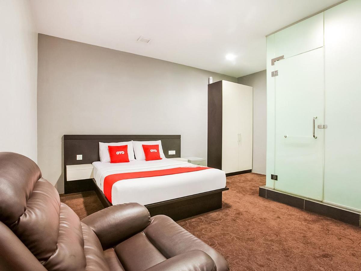 Oyo 89652 P Line Hotel Johor Bahru Luaran gambar